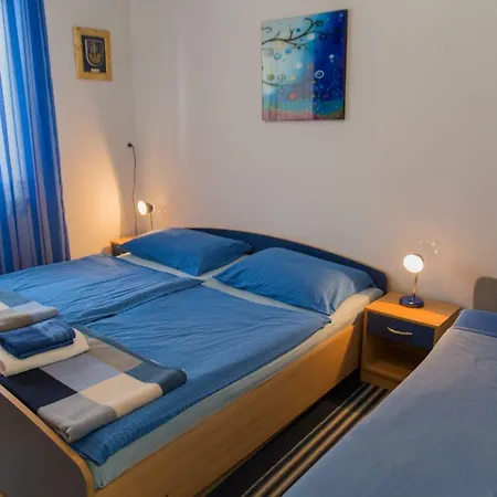 Apartmaji Gros Apartment