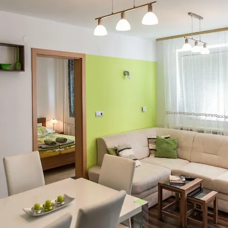 Apartmaji Gros Apartment